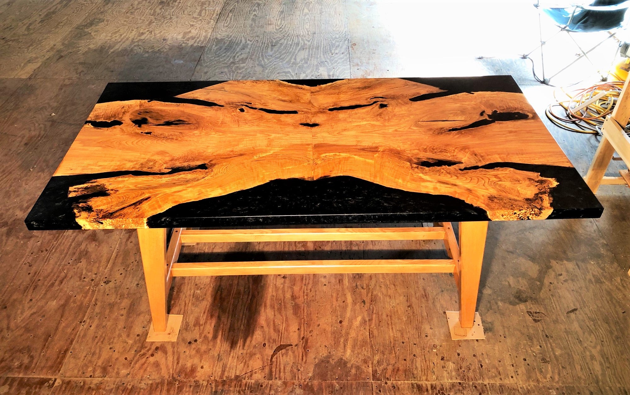 Ash and Black Diamond Epoxy Resin Dining Table – The WoodenStone